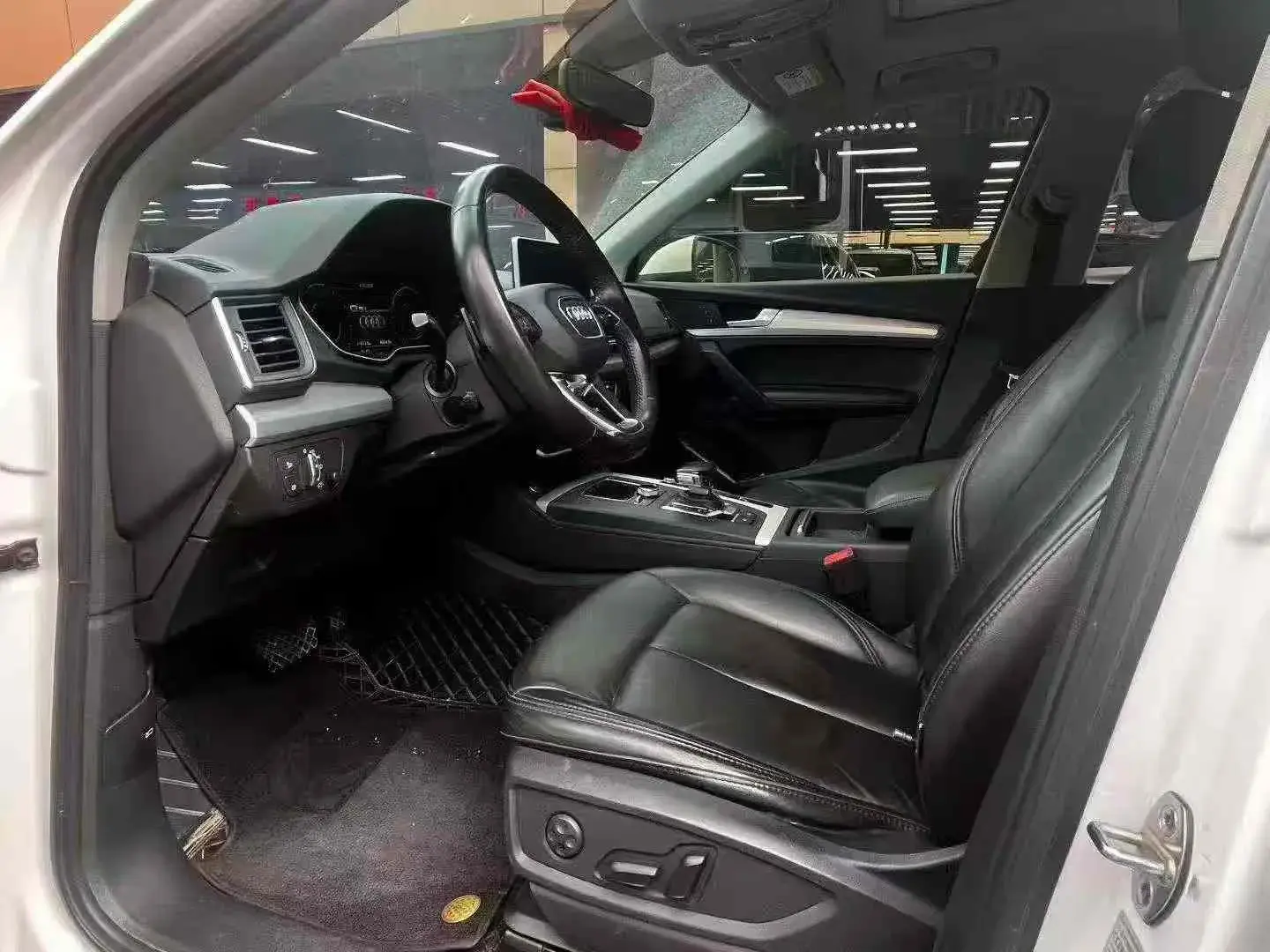 2020 AUDI Q5L thumbnail 3