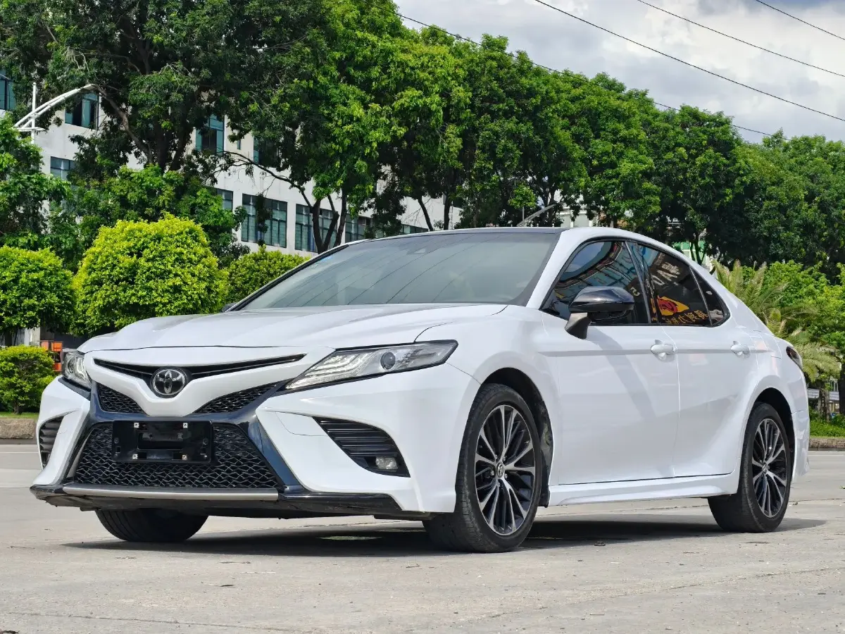2019 Toyota Camry 2.5L 209HP L4 8AT