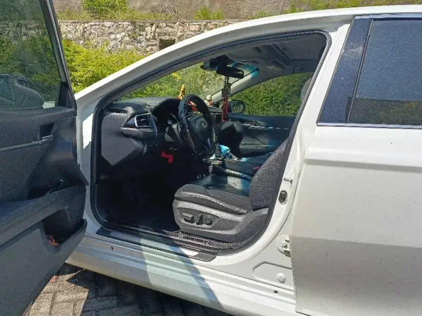 2019 TOYOTA CAMRY thumbnail 4