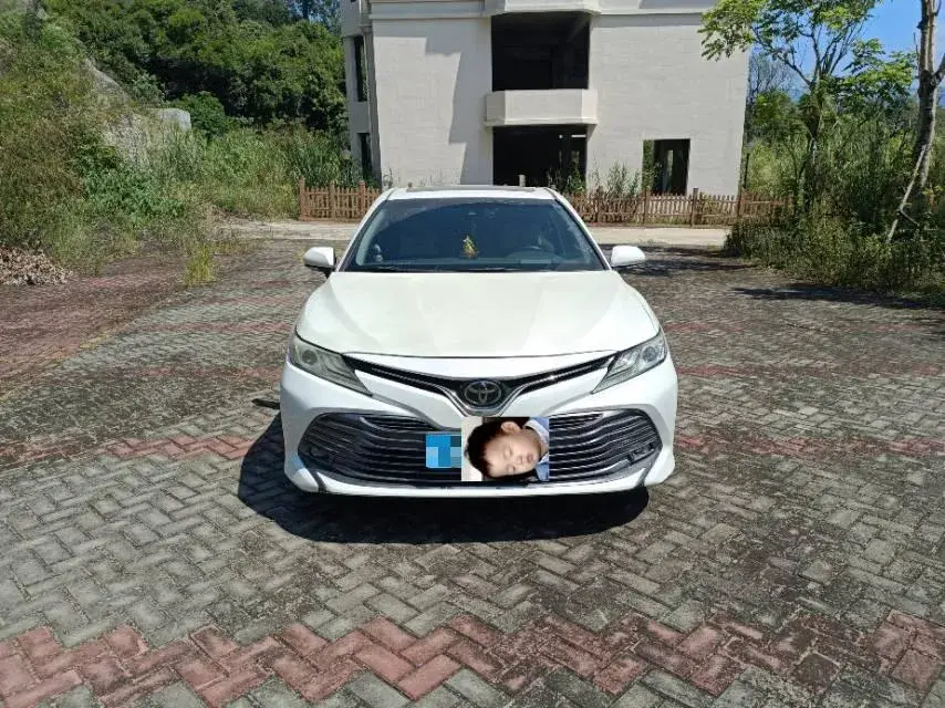 2019 TOYOTA CAMRY thumbnail 2