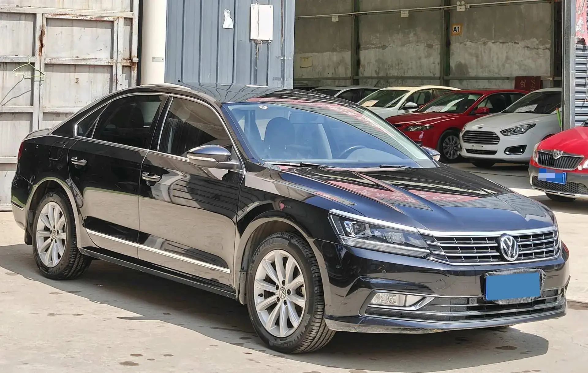 2017 VOLKSWAGEN PASSAT thumbnail 3