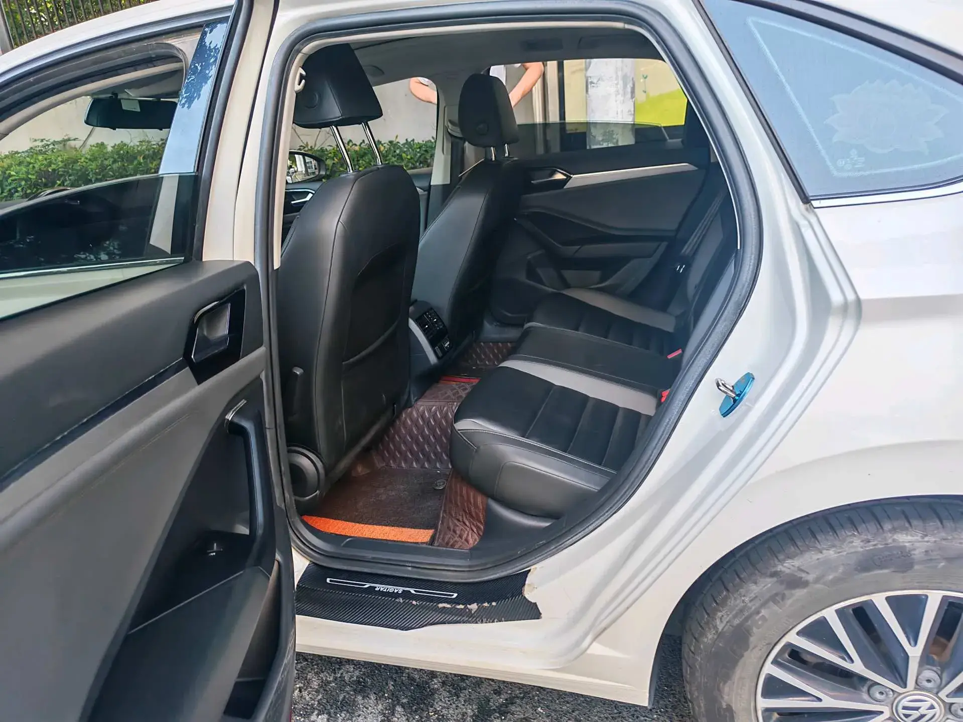 2019 VOLKSWAGEN SAGITAR thumbnail 4