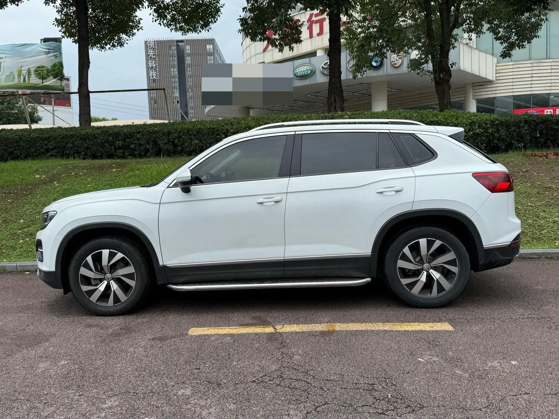 2019 VOLKSWAGEN TAYRON thumbnail 2