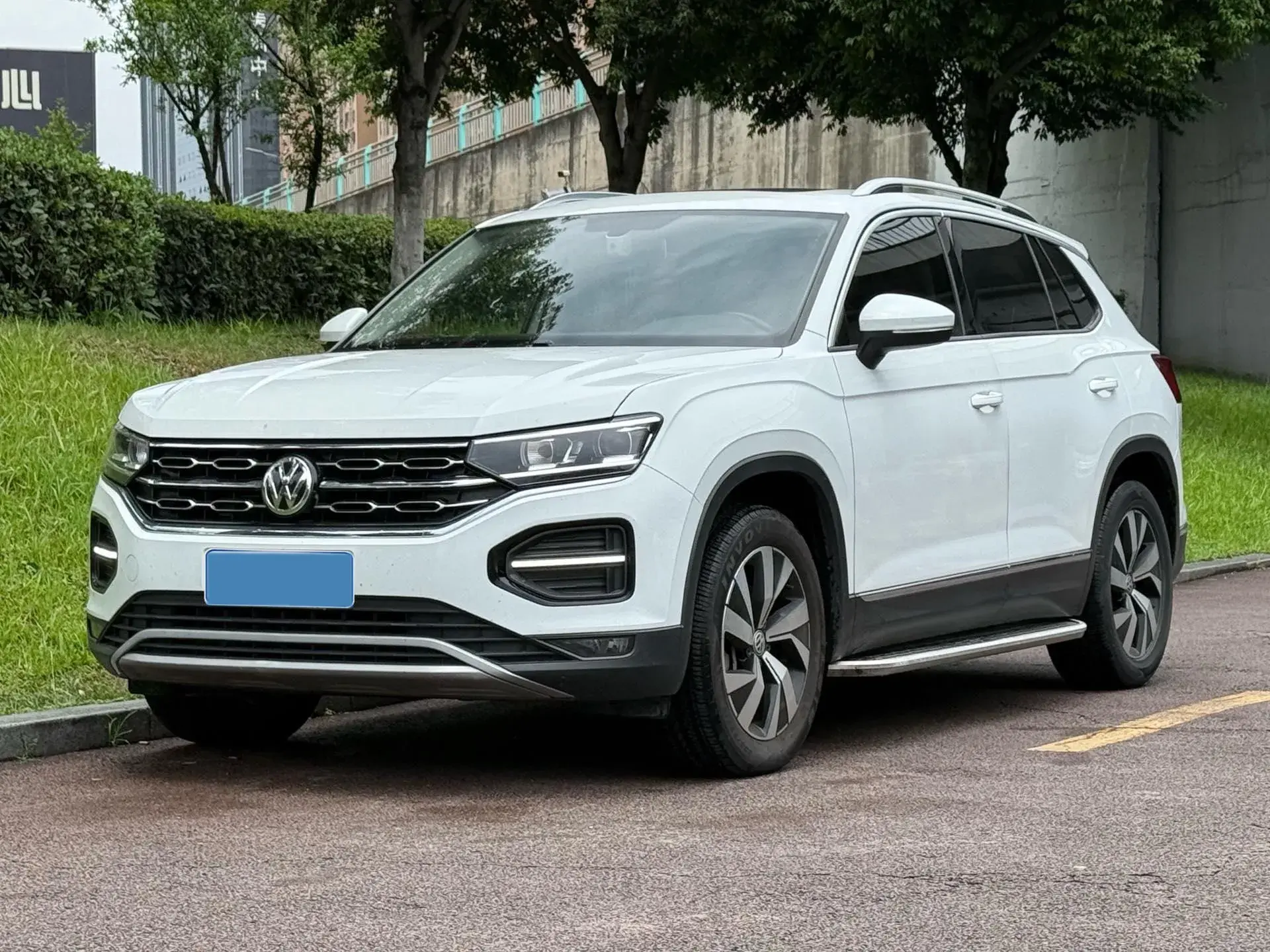 2019 VOLKSWAGEN TAYRON view 1
