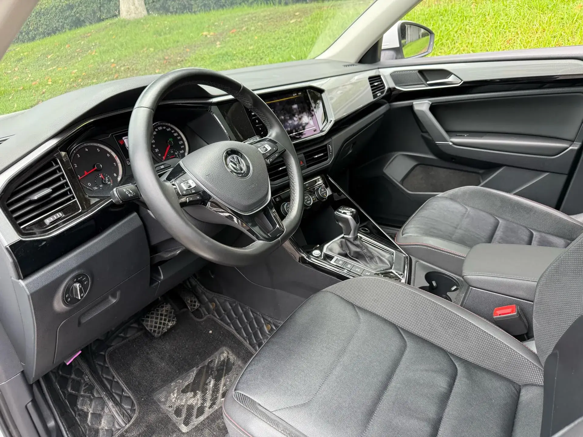 2019 VOLKSWAGEN TAYRON thumbnail 4