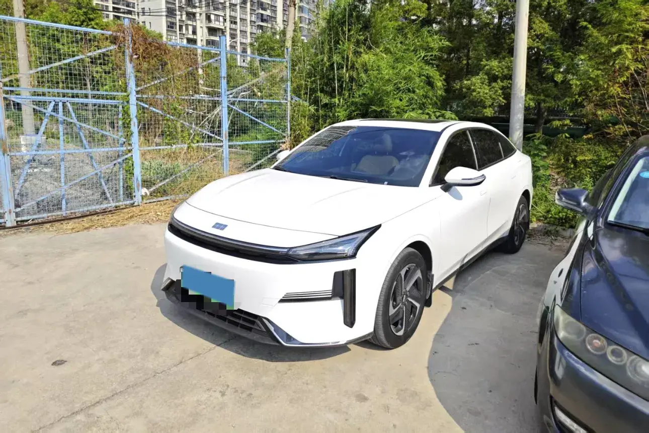 2023 GEELY GALAXY view 1