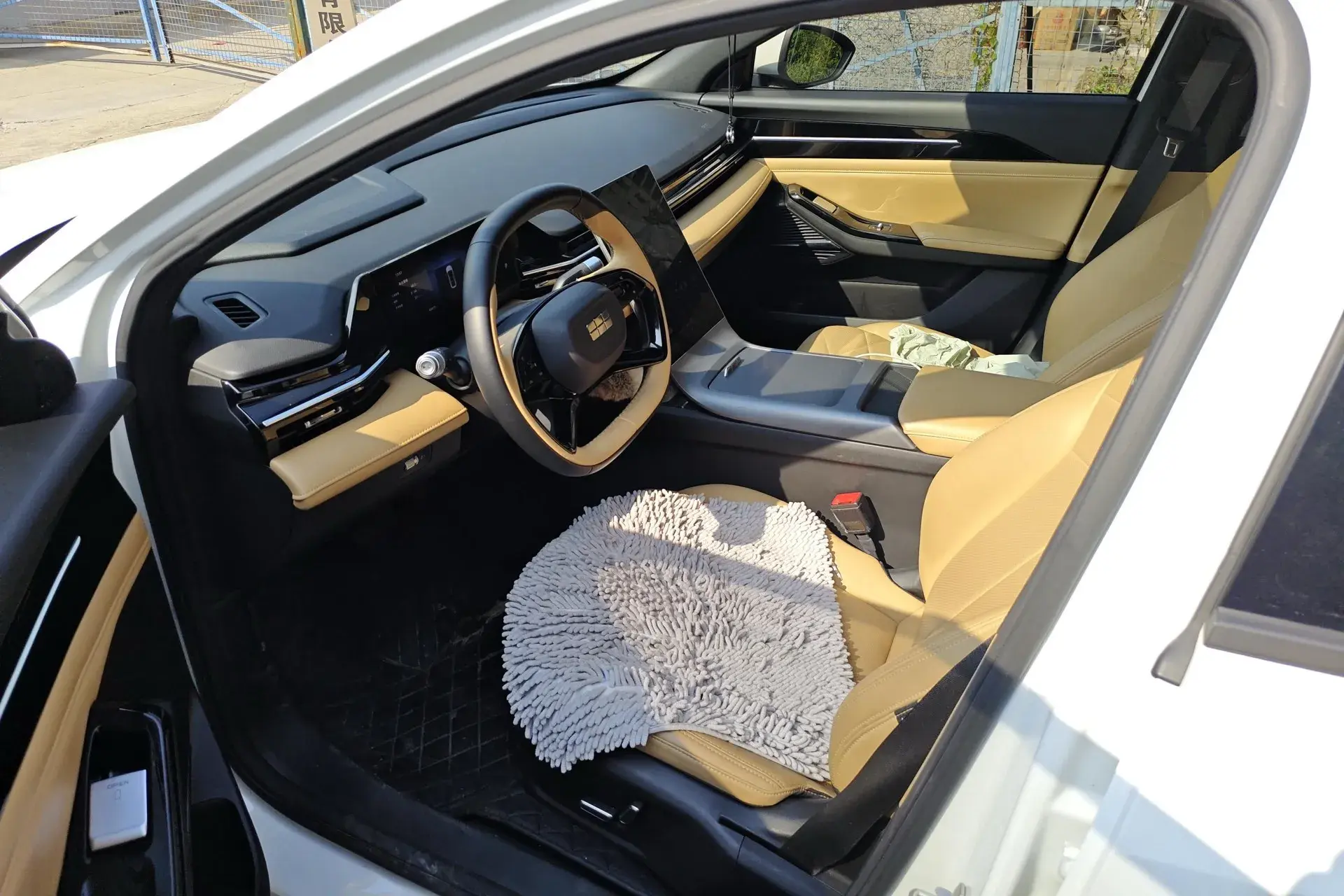 2023 GEELY GALAXY thumbnail 4