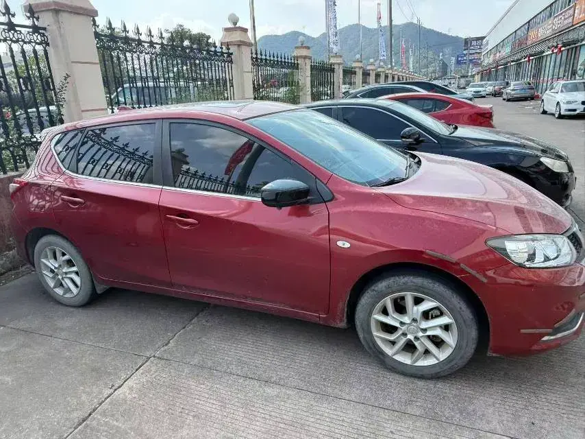 2021 NISSAN TIIDA thumbnail 3