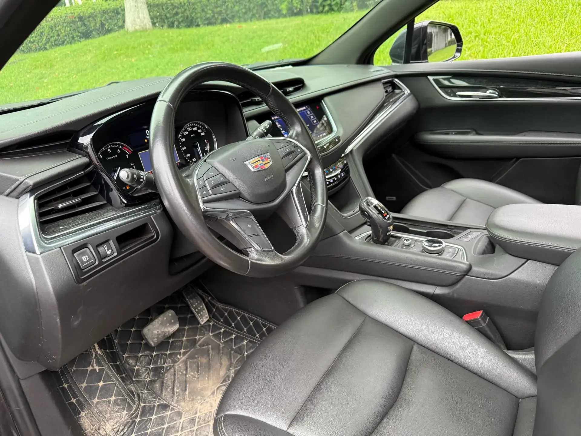 2021 CADILLAC XT5 thumbnail 4