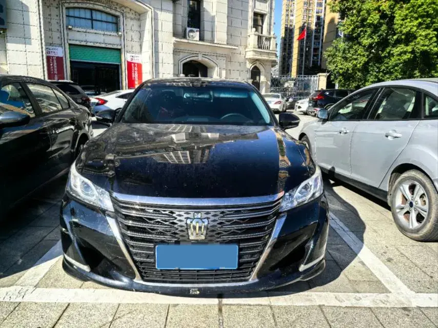 2018 TOYOTA CROWN thumbnail 3