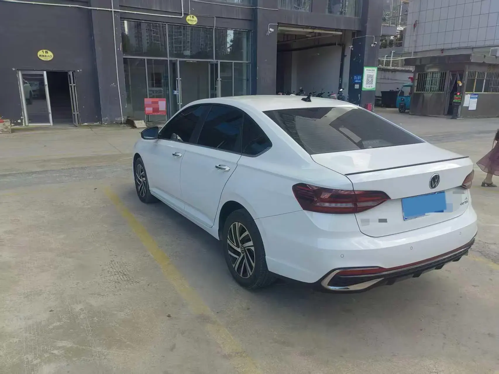 2023 VOLKSWAGEN LAVIDA thumbnail 4