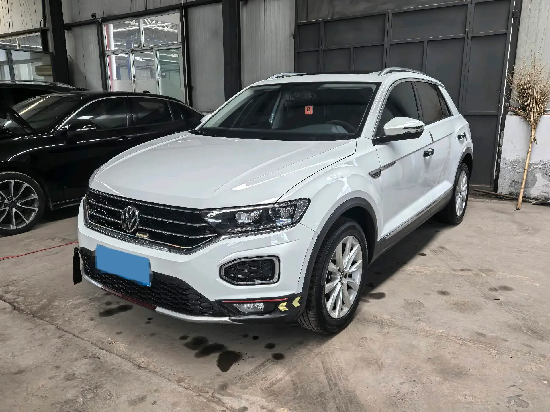 2021 VOLKSWAGEN T-ROC view 1