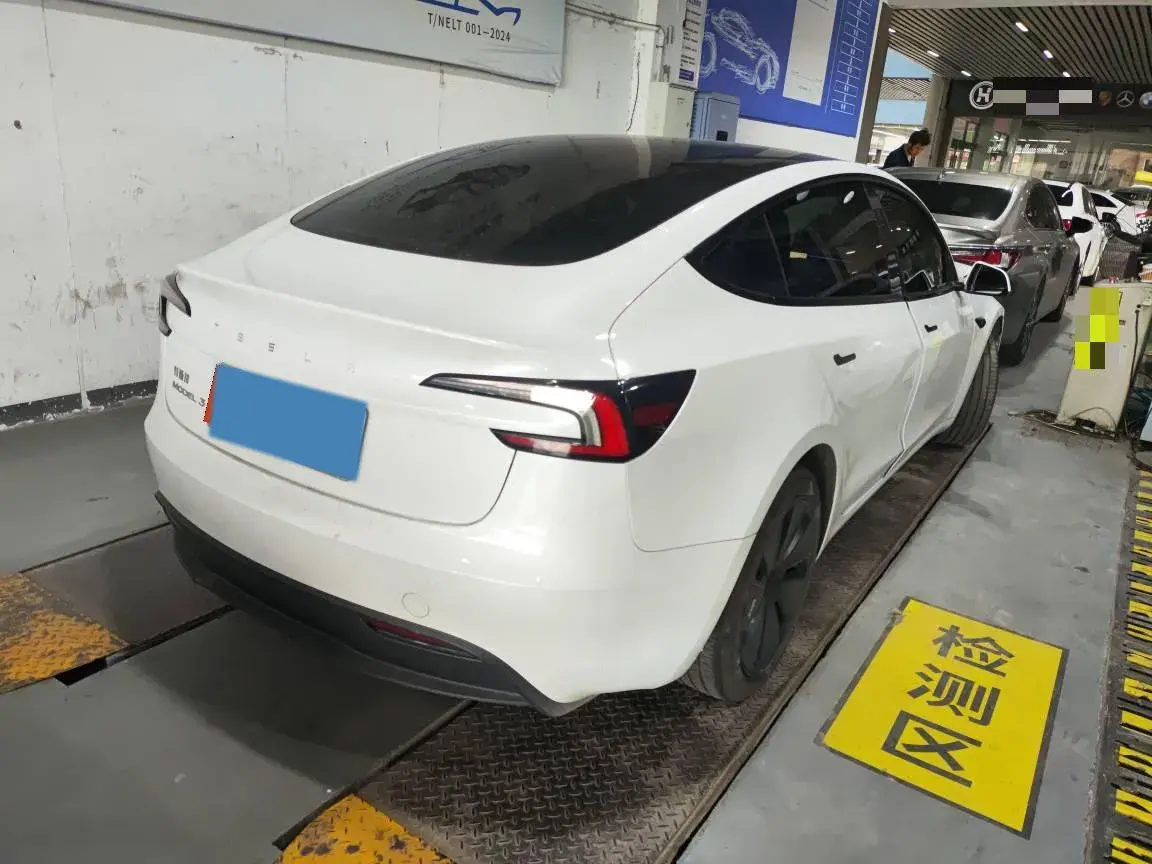 2023 TESLA MODEL thumbnail 2