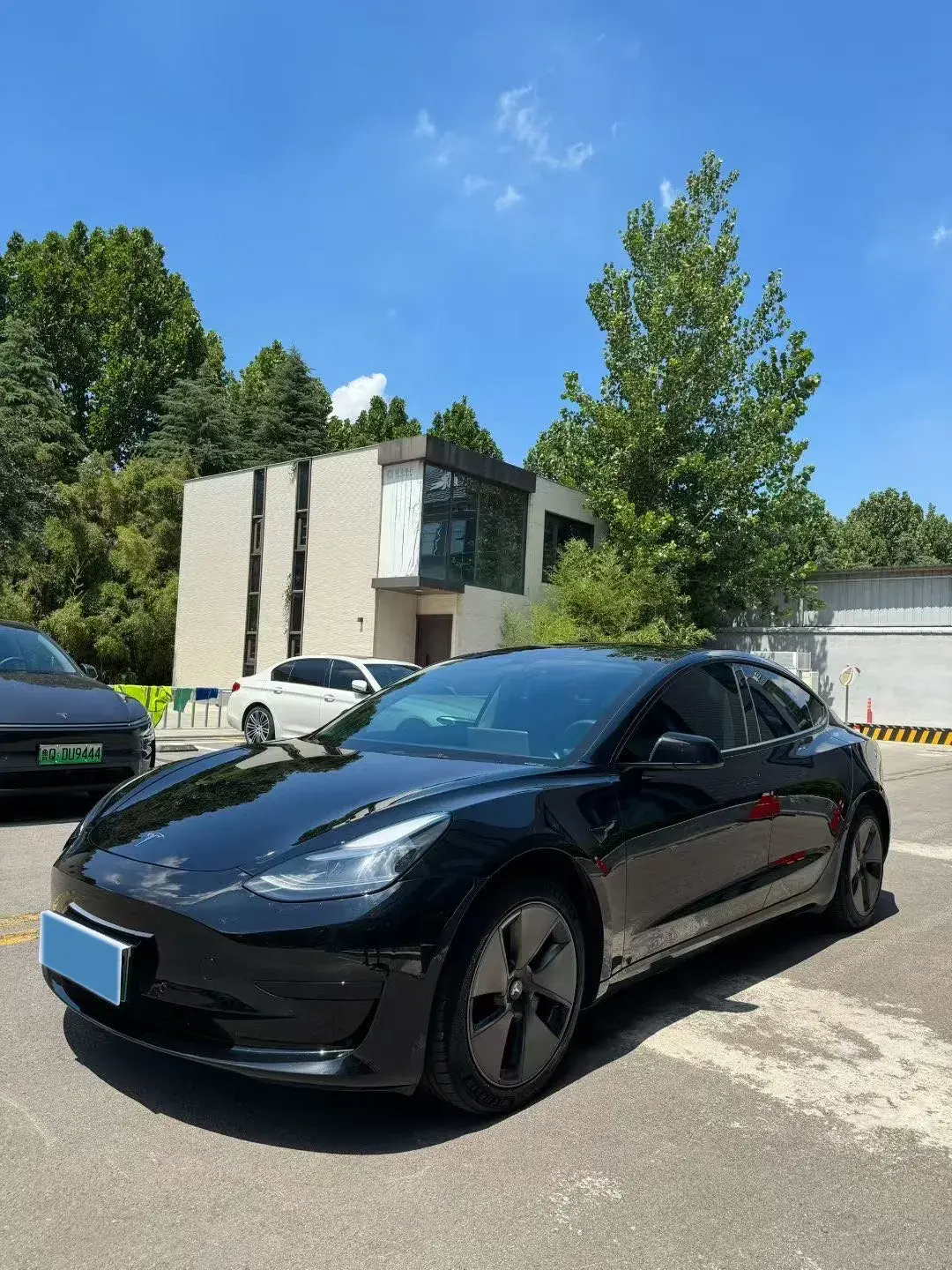 2022 TESLA MODEL view 1