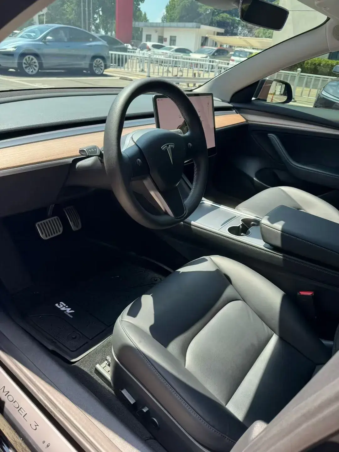 2022 TESLA MODEL thumbnail 3