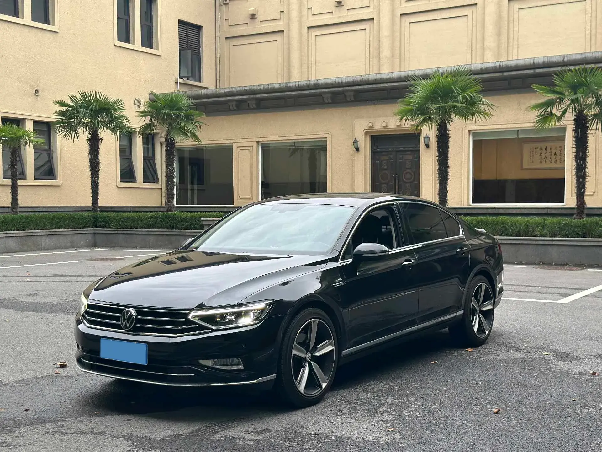 2020 VOLKSWAGEN MAGOTAN view 1