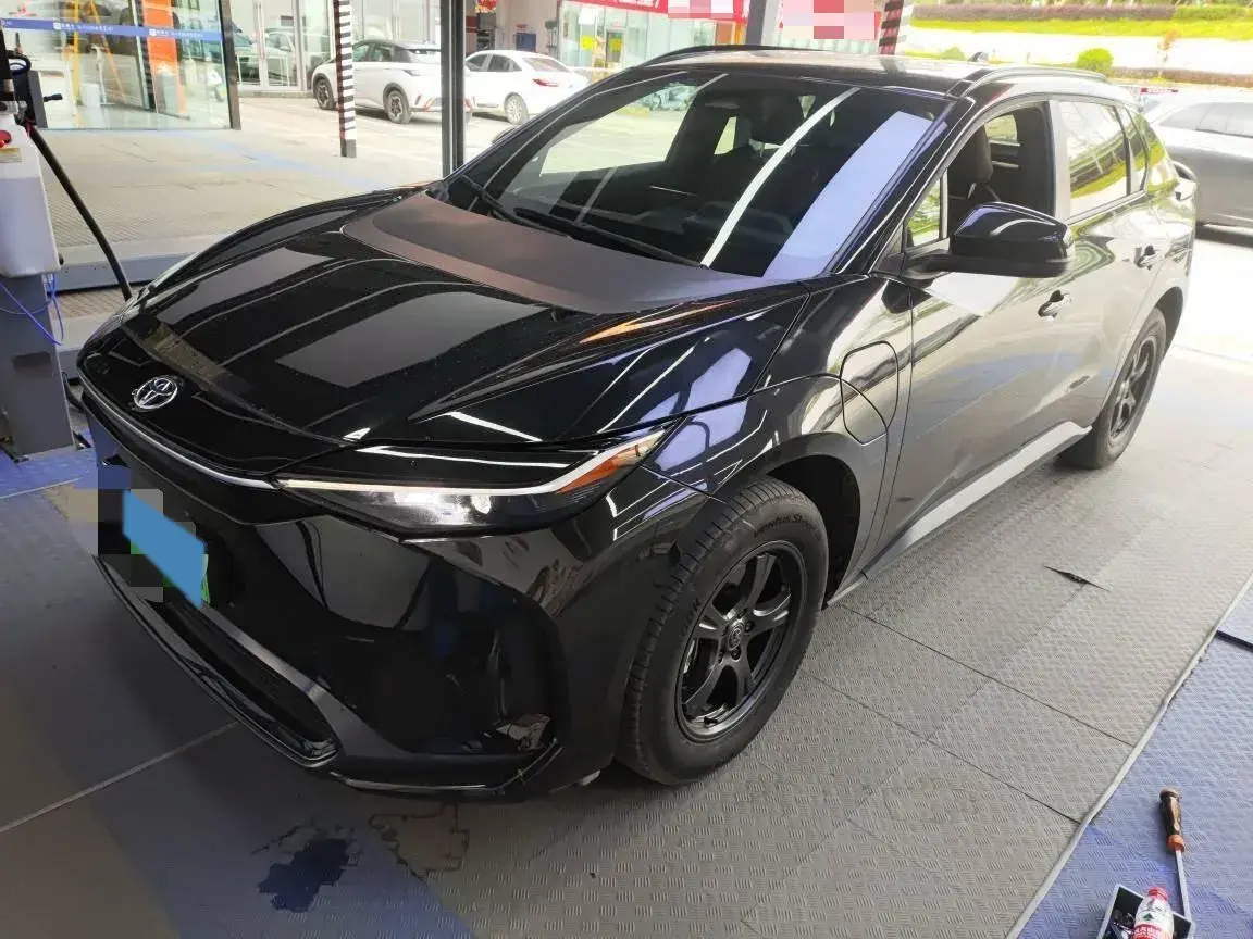 2022 TOYOTA BZ4X view 1