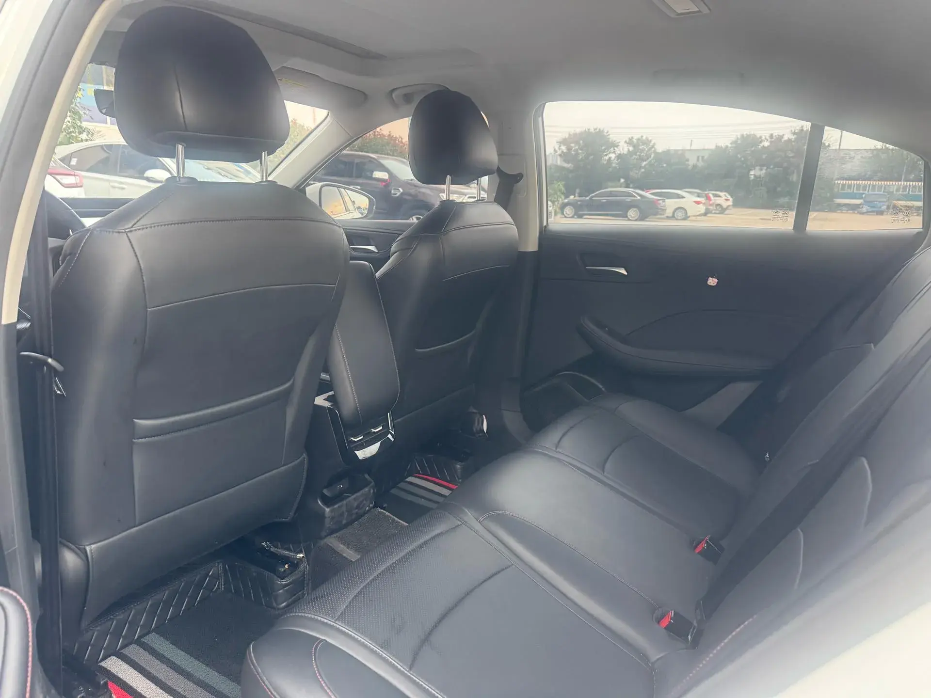 2023 ROEWE I5 thumbnail 4