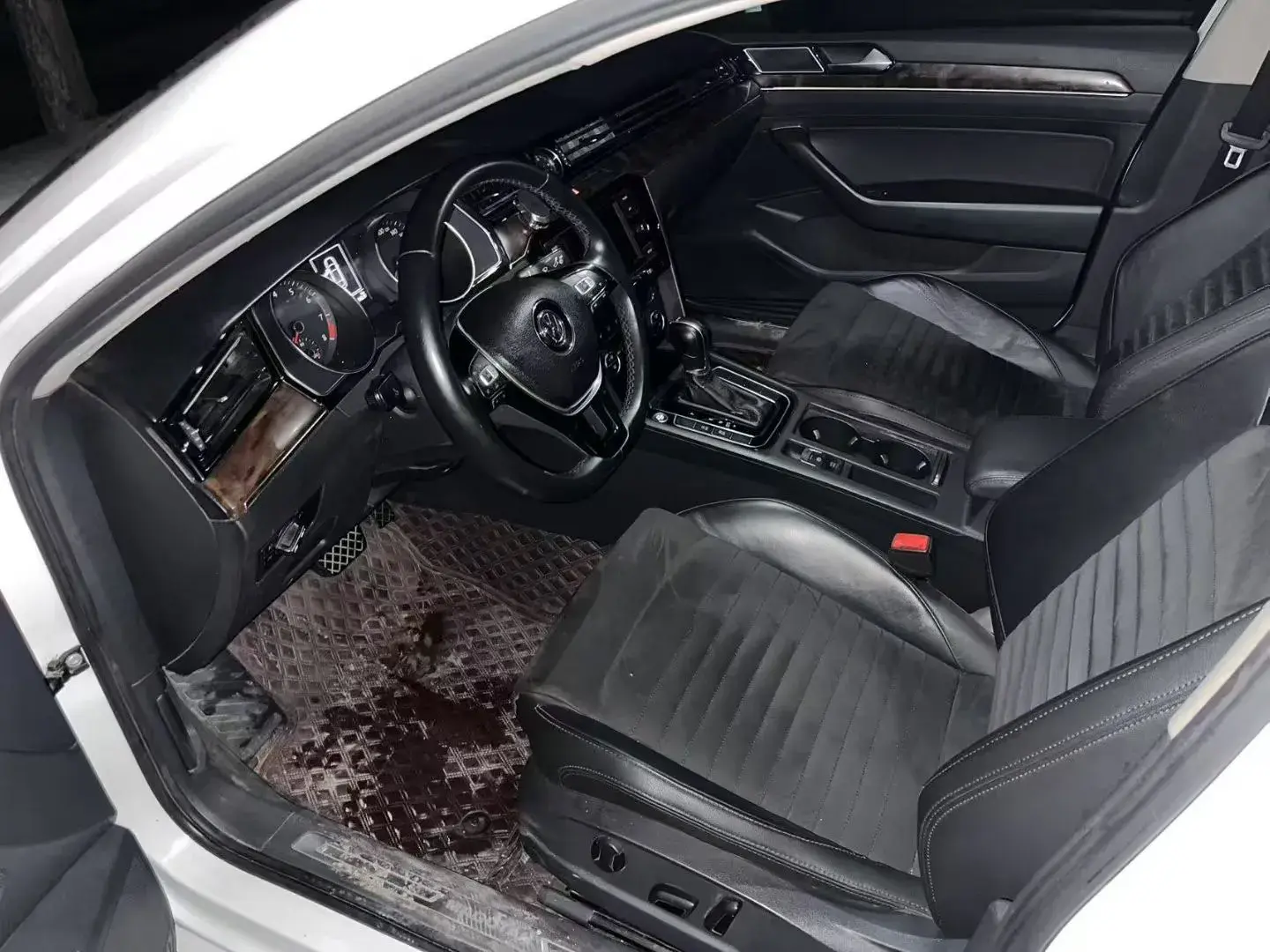 2017 VOLKSWAGEN MAGOTAN thumbnail 4