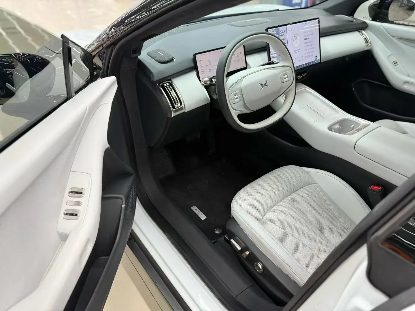 2024 XPENG P7+ thumbnail 3