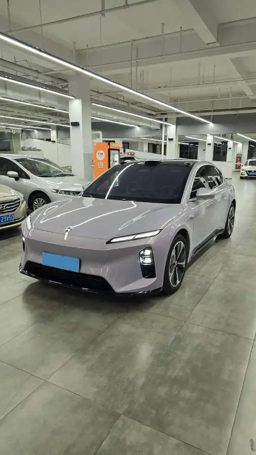 2025 NIO ET5 BEV