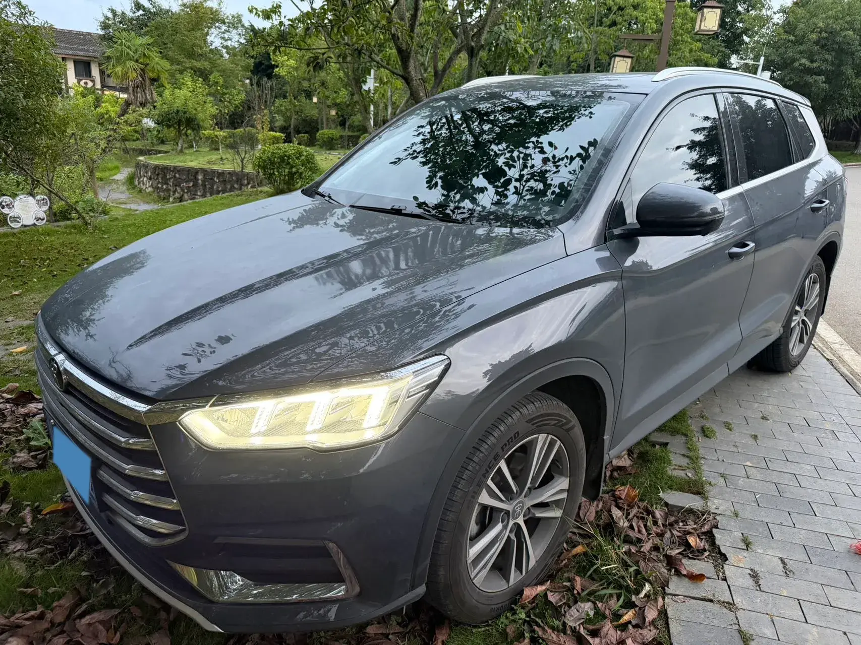 2019 BYD SONG view 1
