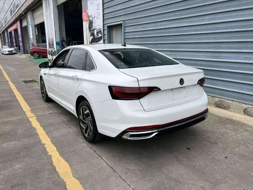 2023 VOLKSWAGEN SAGITAR thumbnail 3