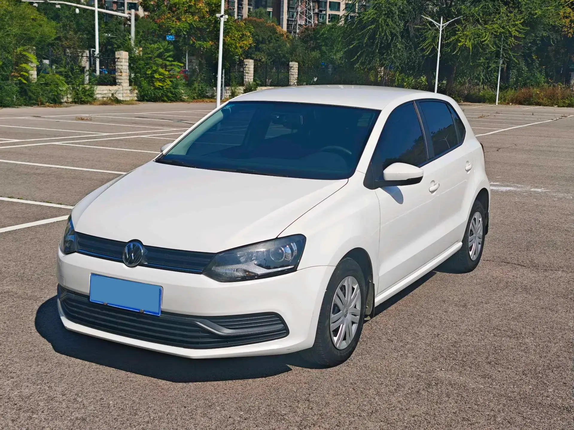 2018 VOLKSWAGEN POLO view 1