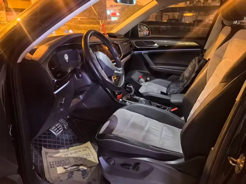 2020 VOLKSWAGEN TAYRON thumbnail 3