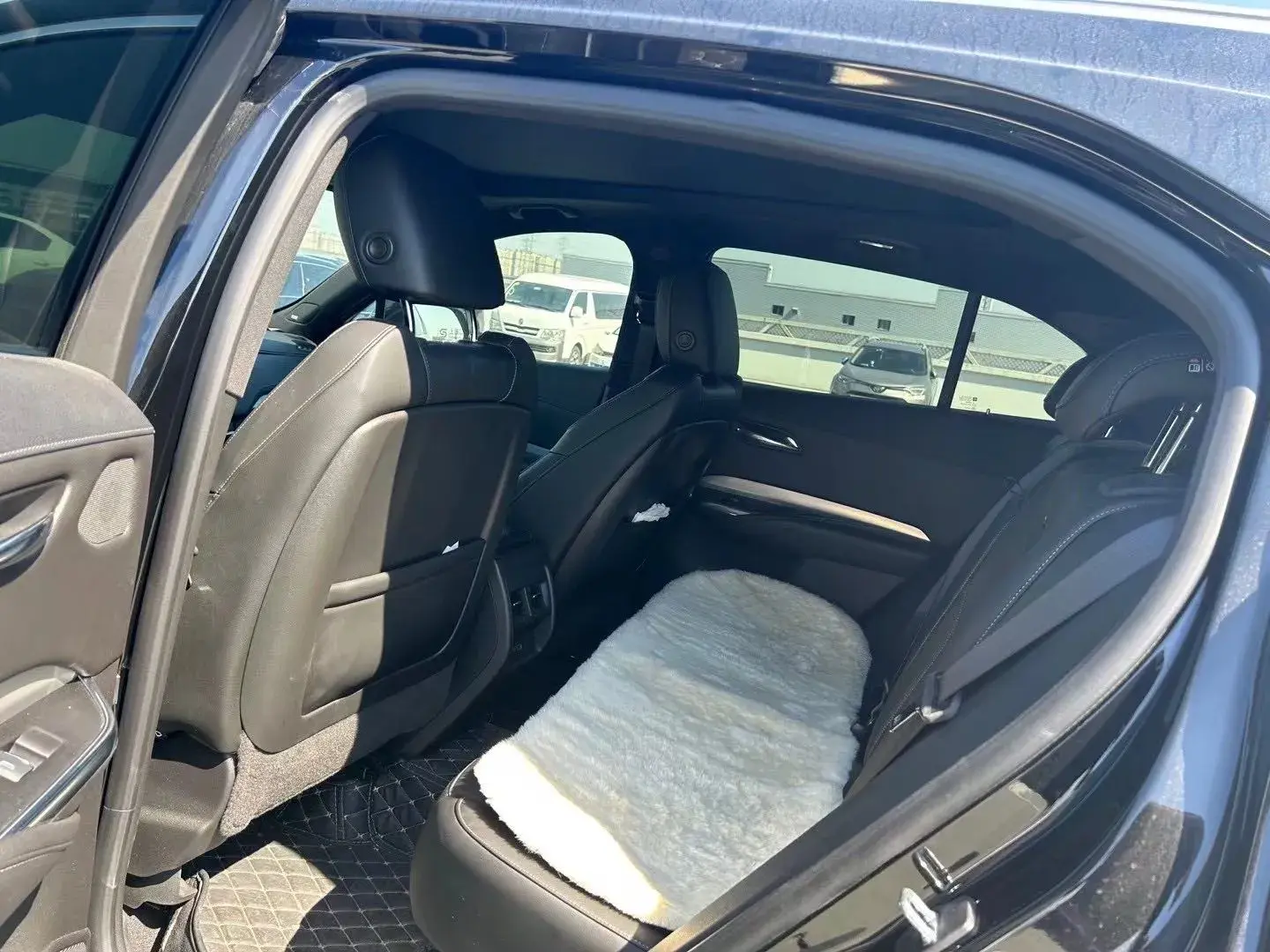 2020 CADILLAC XT4 thumbnail 4