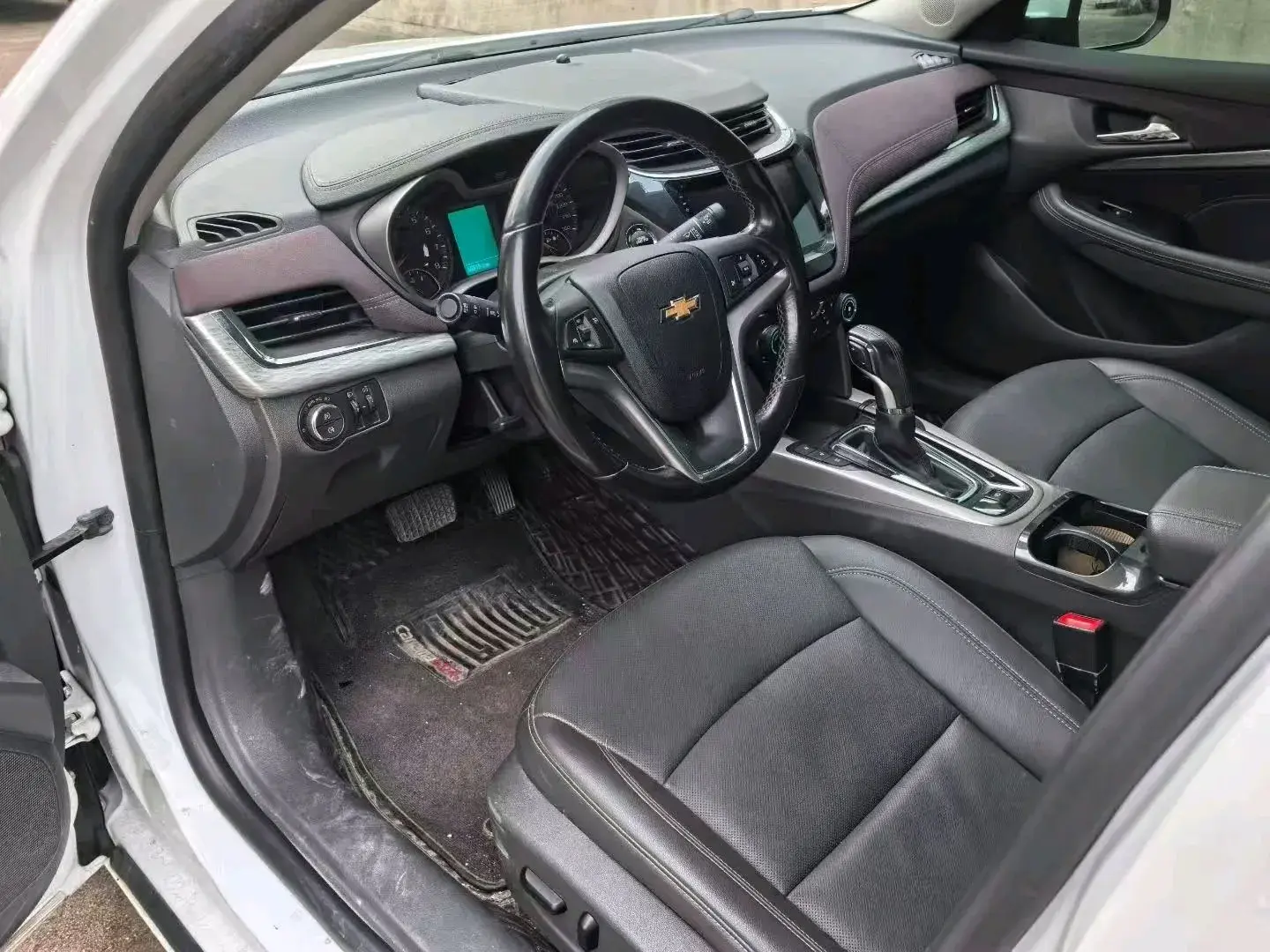 2018 CHEVROLET MALIBU thumbnail 4