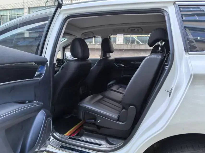 2019 BYD SONG thumbnail 4