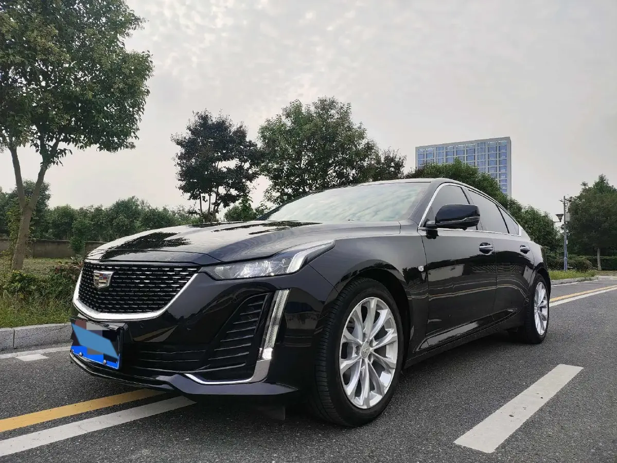 2023 Cadillac CT5 2.0T 237HP L4 10AT