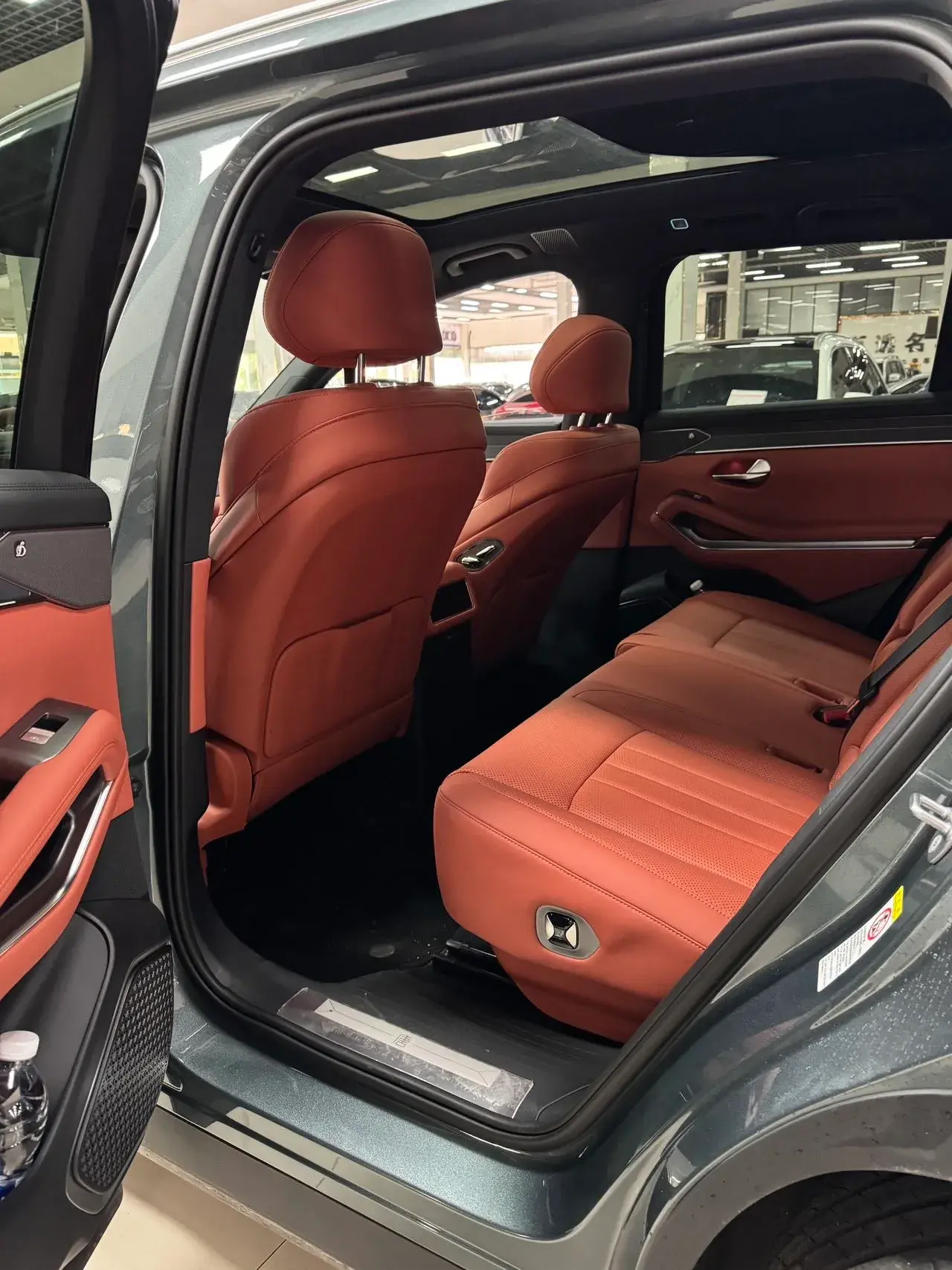 2025 BYD TANGL thumbnail 2