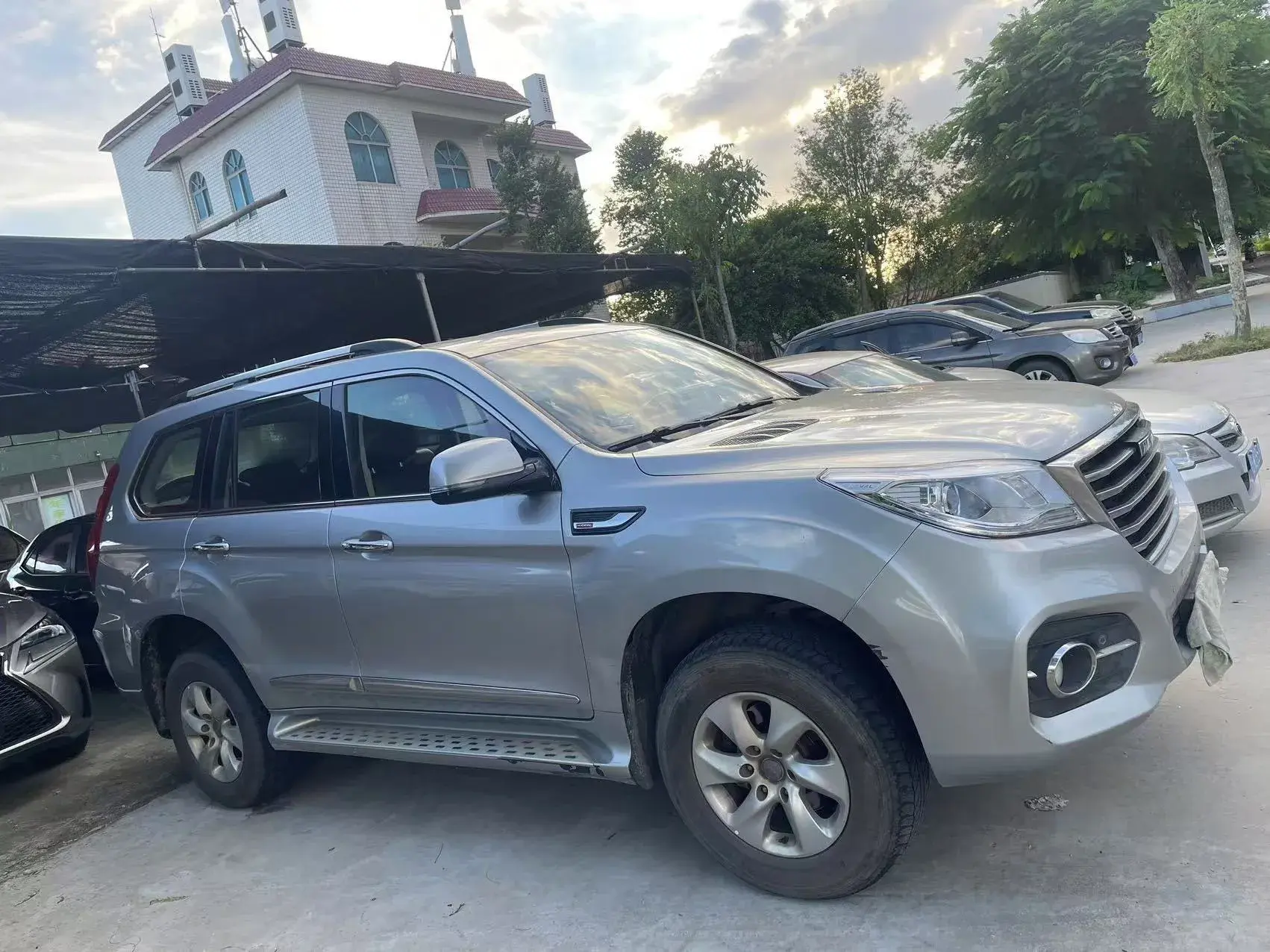 2017 HAVAL H9 thumbnail 2