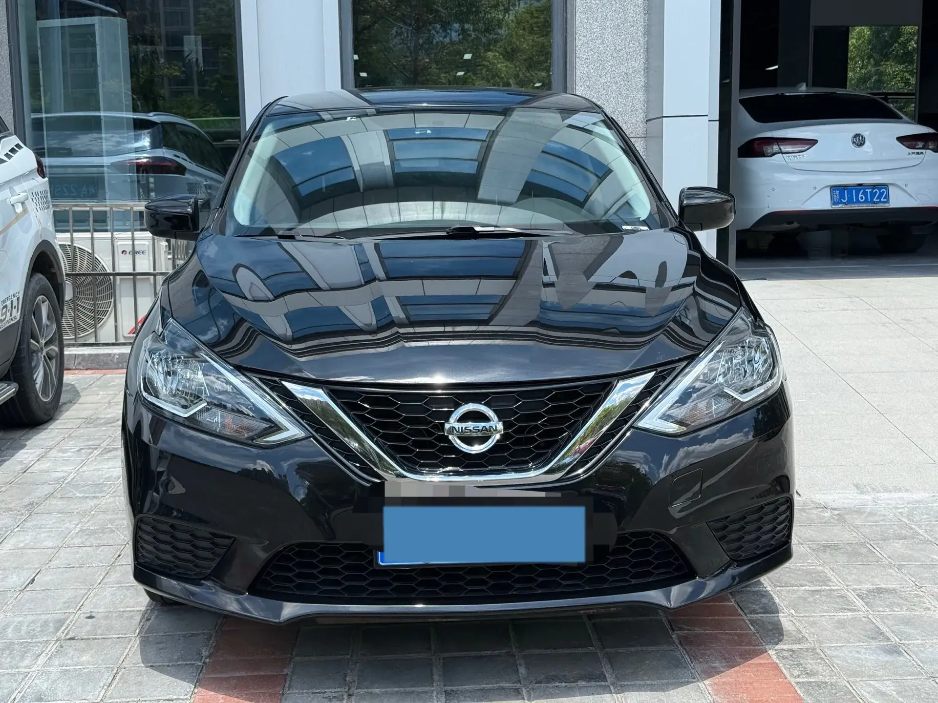 2024 NISSAN SYLPHY thumbnail 2