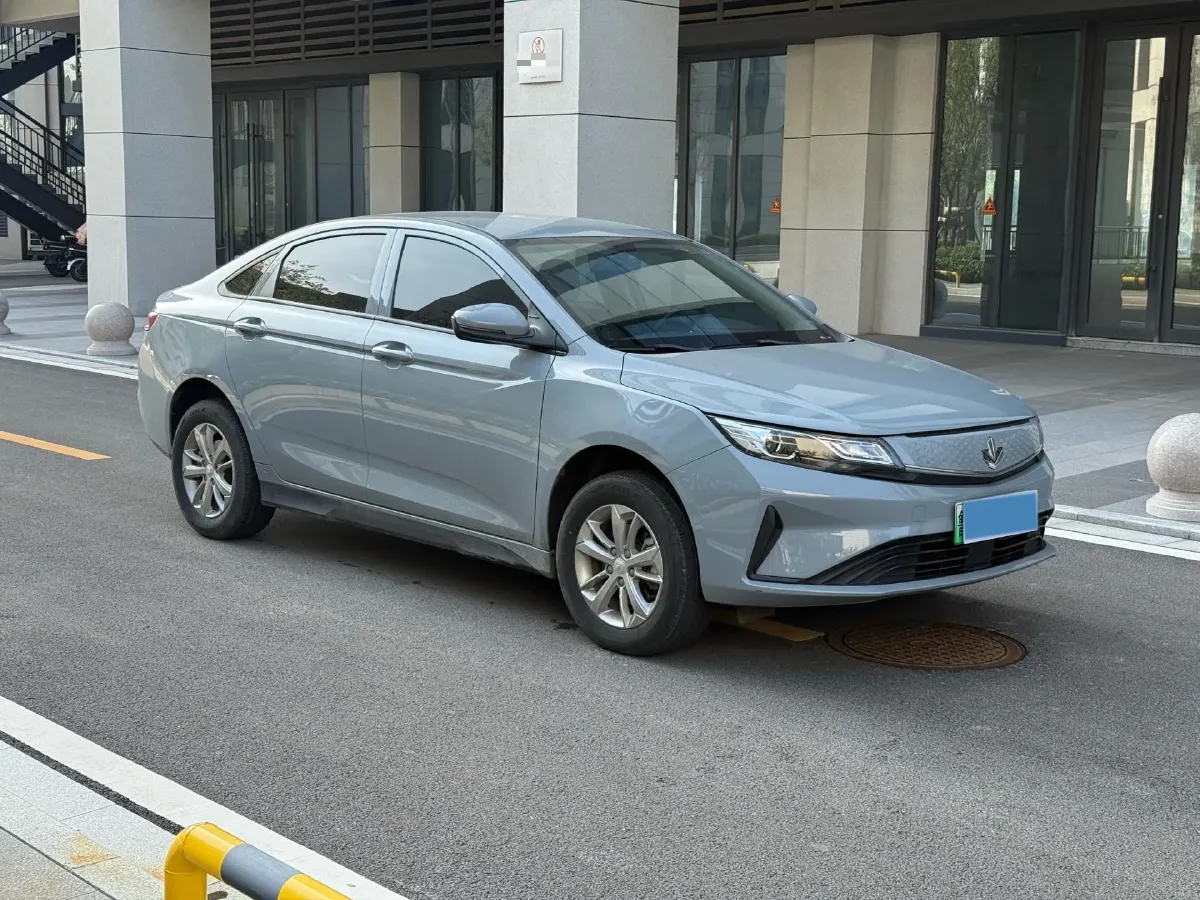 2022 Livan Maple 60s BEV 52.56KWH,autocango,china used car exporter,china ev exporter,chinese used car exporter,chinese used ev exporter