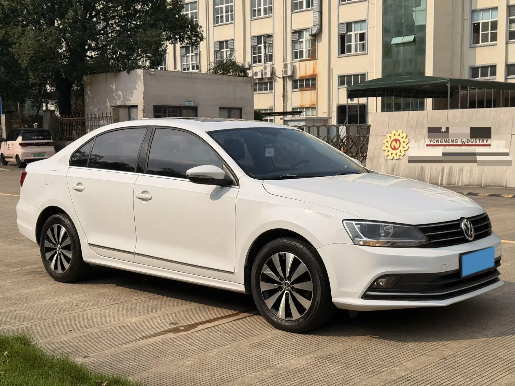 2018 VOLKSWAGEN SAGITAR thumbnail 3