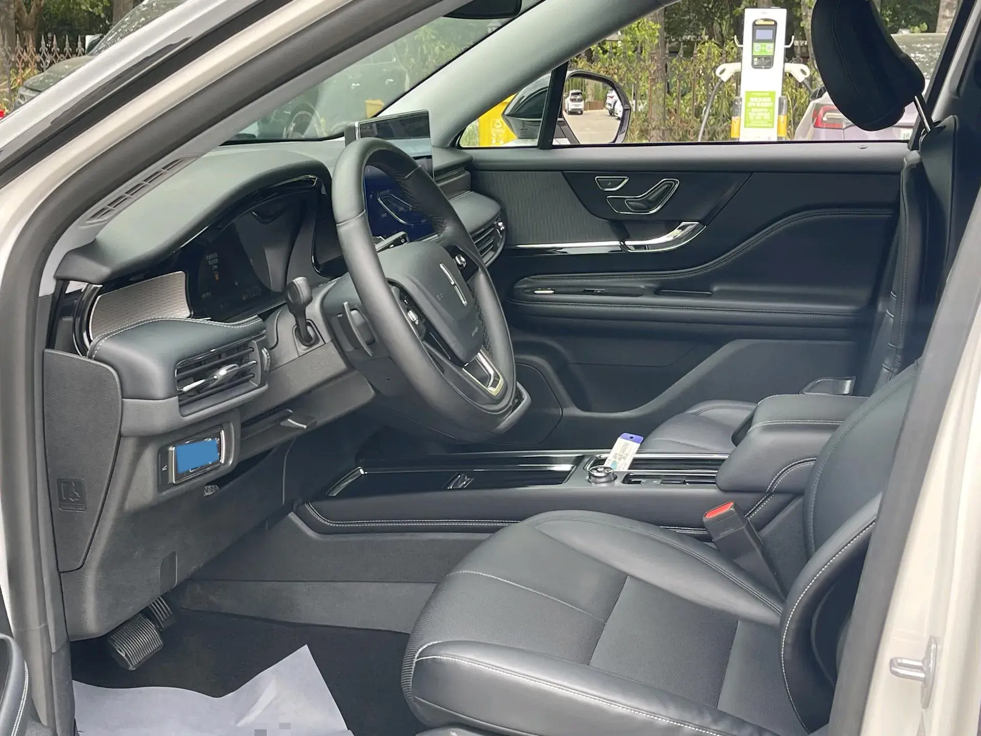 2022 LINCOLN CORSAIR thumbnail 2