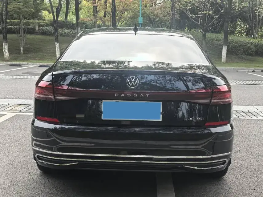 2022 VOLKSWAGEN PASSAT thumbnail 4