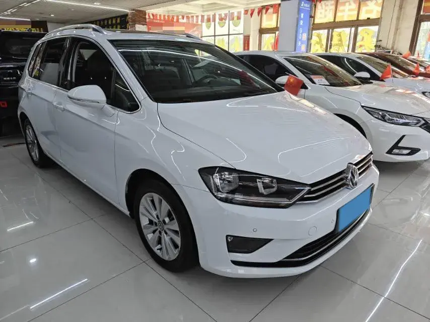 2018 VOLKSWAGEN GOLF thumbnail 3