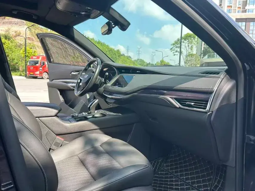 2020 CADILLAC XT4 thumbnail 4