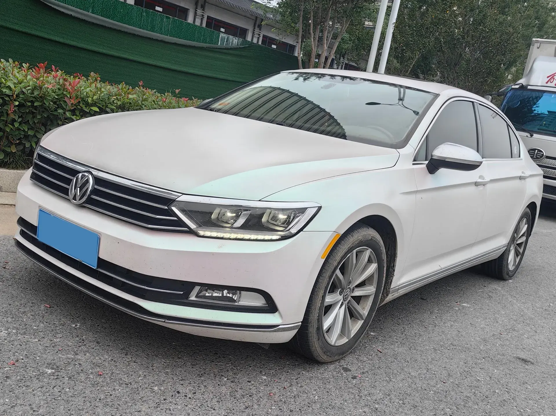 2019 VOLKSWAGEN MAGOTAN view 1