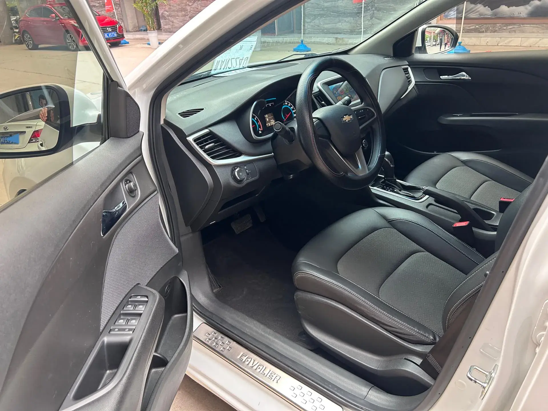 2019 CHEVROLET CAVALIER thumbnail 4