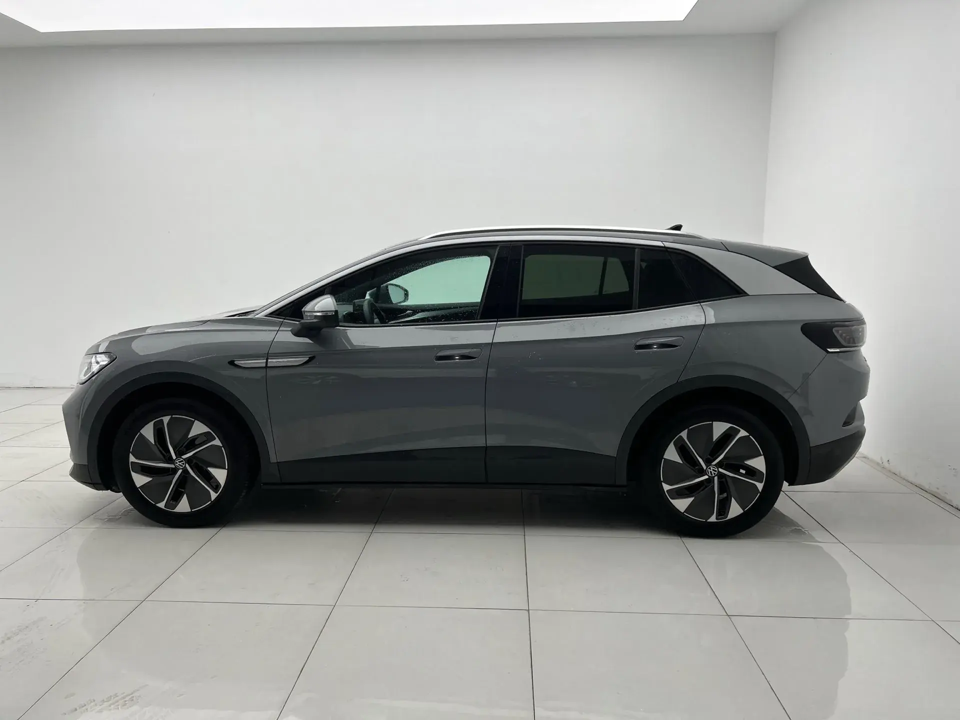 2024 VOLKSWAGEN ID.4 thumbnail 3