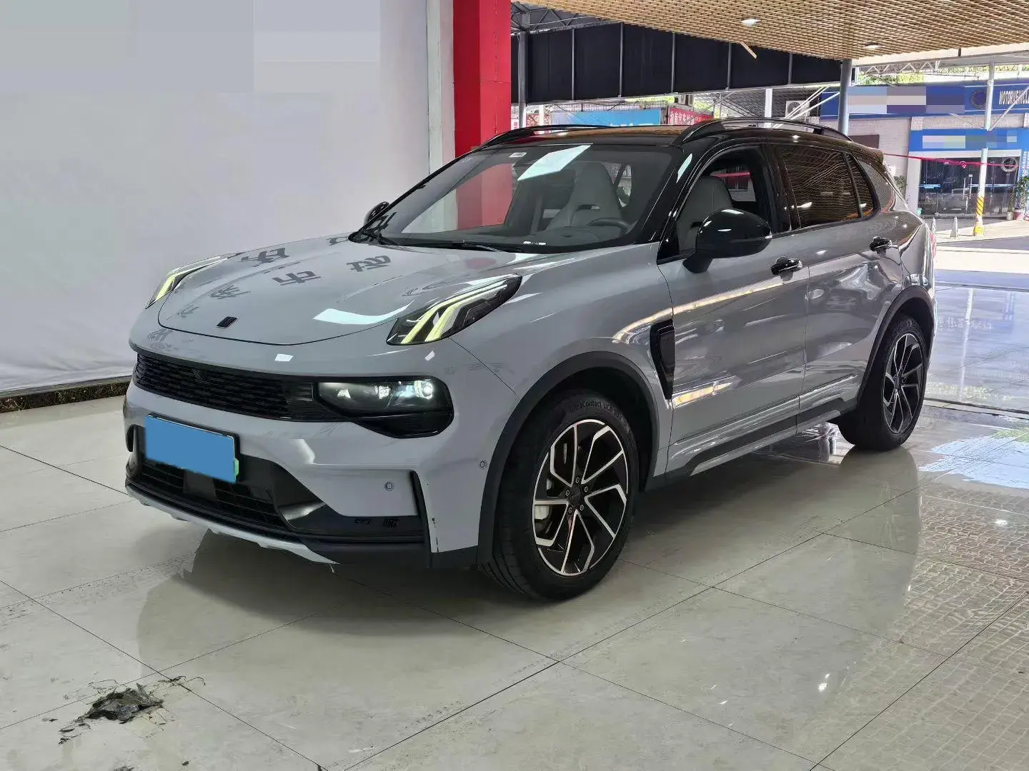 2022 LYNK&CO 01 view 1