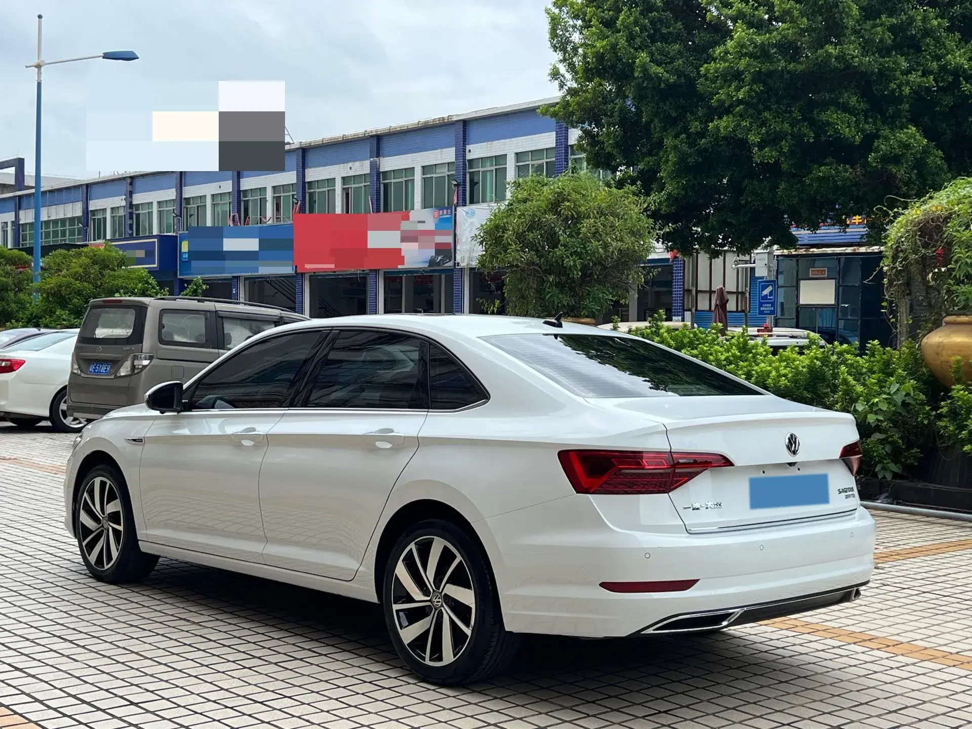 2022 VOLKSWAGEN SAGITAR thumbnail 3