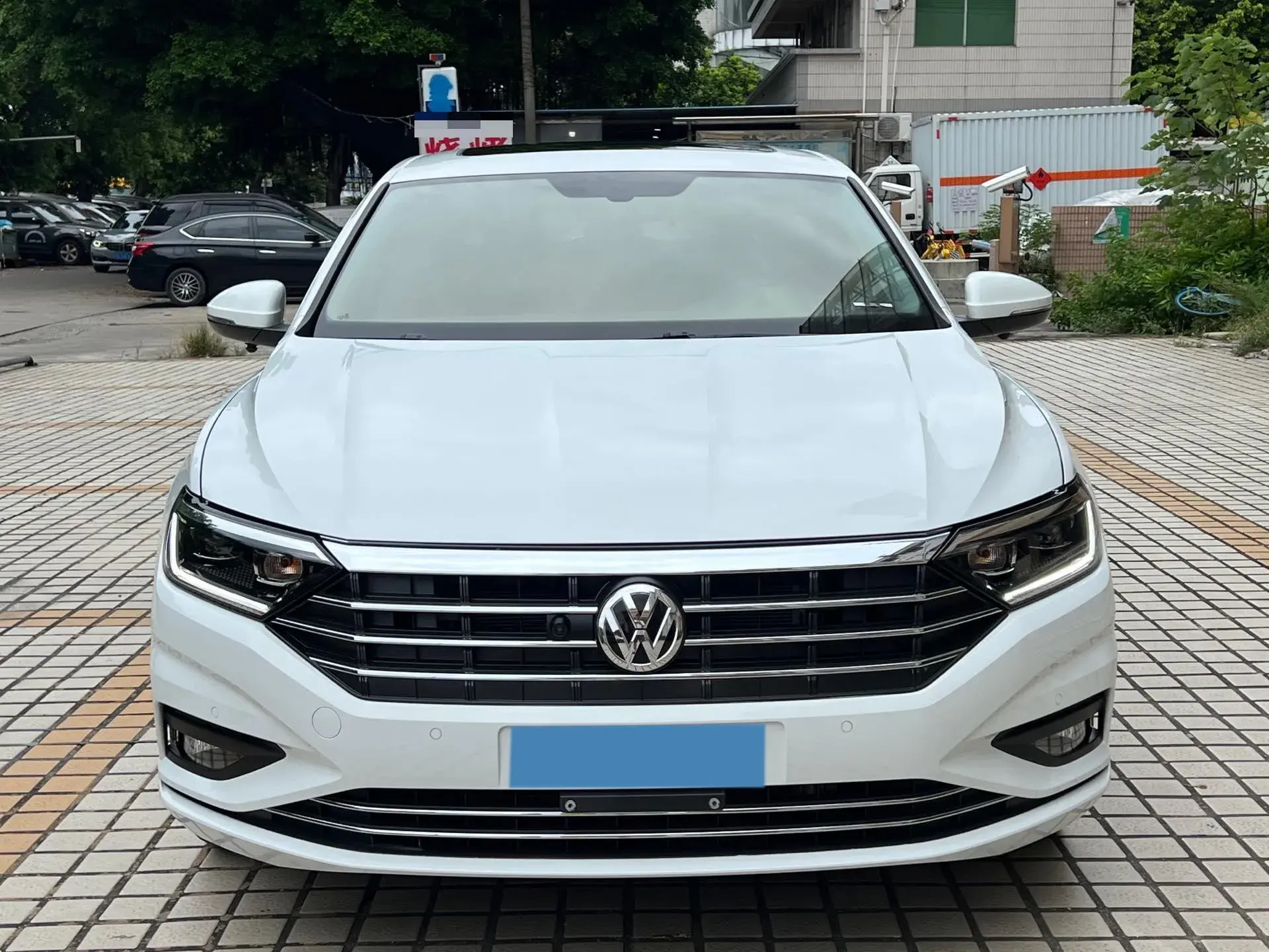 2022 VOLKSWAGEN SAGITAR thumbnail 2