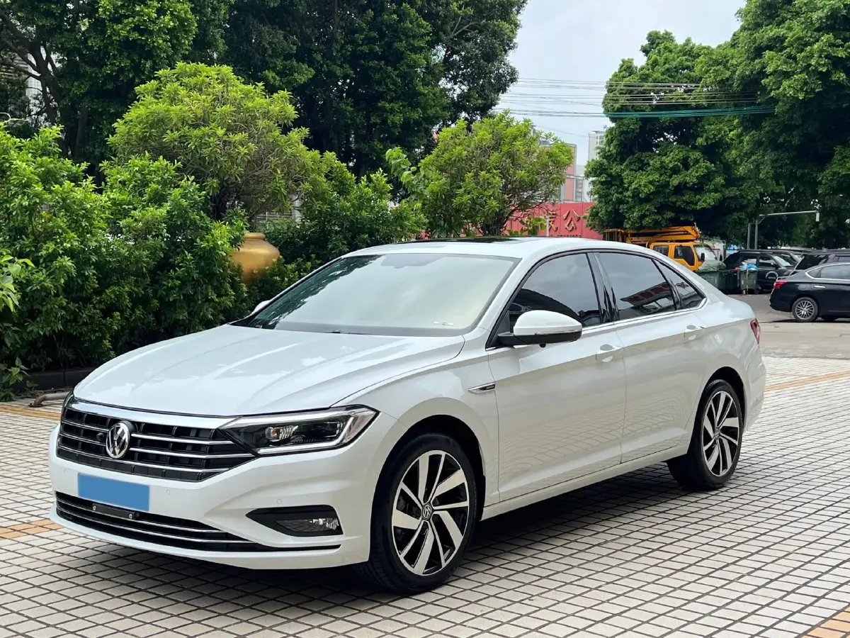 2022 Volkswagen Sagitar 1.4T 150HP L4 7DCT