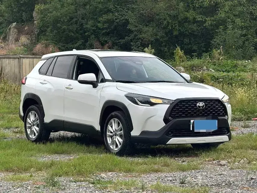 2023 TOYOTA COROLLA thumbnail 3